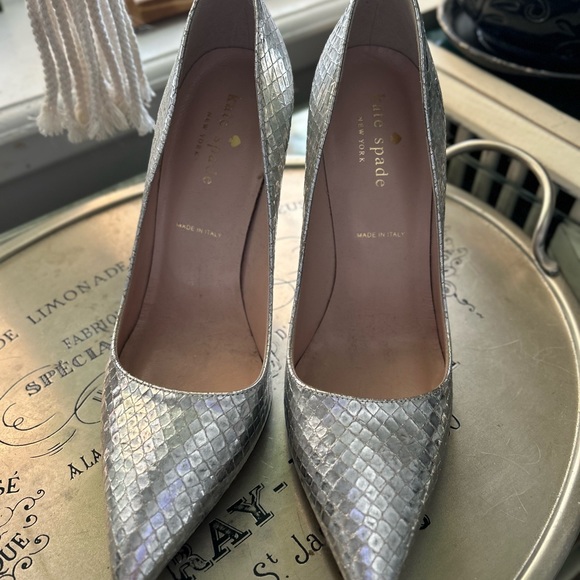 Beautiful silver snakeskin Kate Spade pumps, made in Italy, perfect condition. - Picture 3 of 3